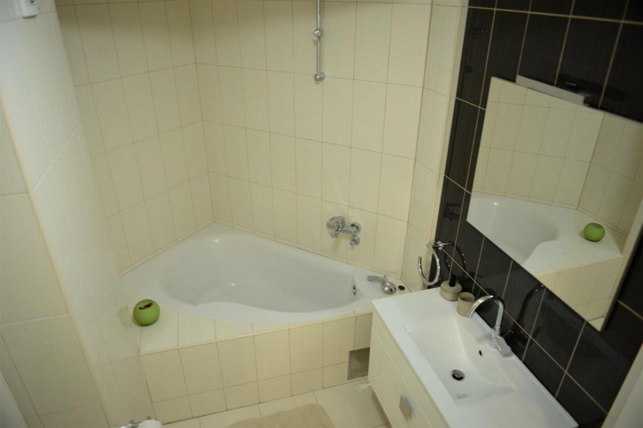 Centar Lägenhet Bijeljina Exteriör bild